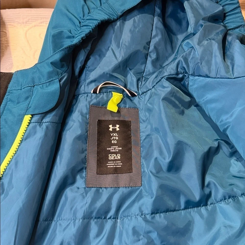 Under Armour Cold Gear Youth XL Navy and Charcoal Hooded Loose Jacket Nearly New